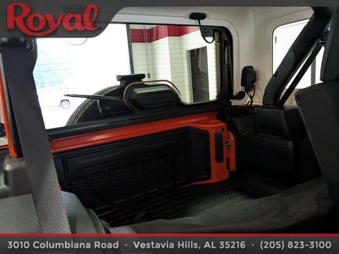 Used 2019 Jeep Wrangler Unlimited Sahara image 12