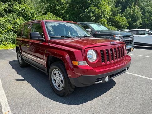 Used 2016 Jeep Patriot Sport w/ Power Value Group FWD image 1