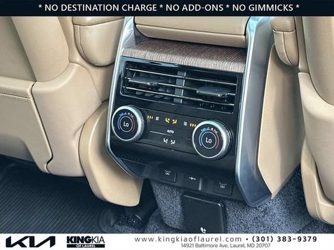 Used 2024 Land Rover Range Rover Long Wheelbase SE AWD/4WD image 17