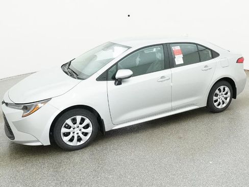 New 2026 Toyota Corolla LE image 2