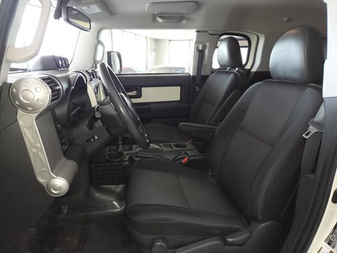 Used 2014 Toyota FJ Cruiser 4WD w/ Upgrade Package image 18