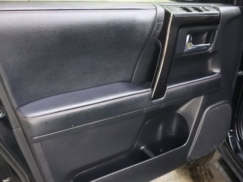 Used 2020 Toyota 4Runner TRD Off-Road Premium w/ Moonroof Package AWD/4WD image 15