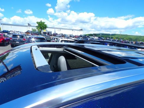 Used 2020 Toyota Highlander Limited AWD/4WD image 3