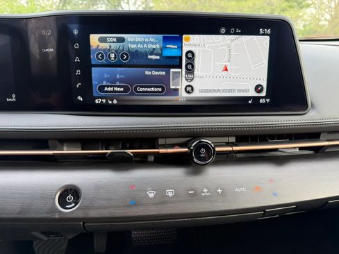 Used 2025 Nissan Ariya FWD image 26