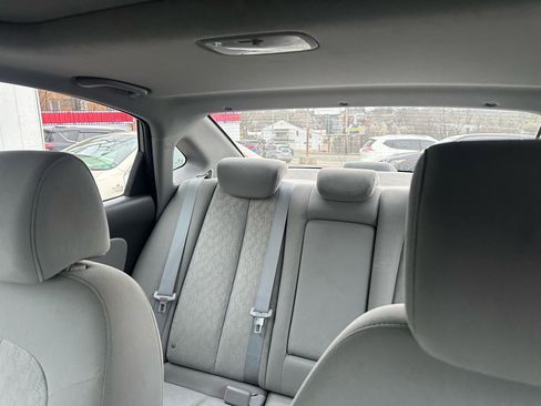 Used 2010 Hyundai Elantra GLS image 14