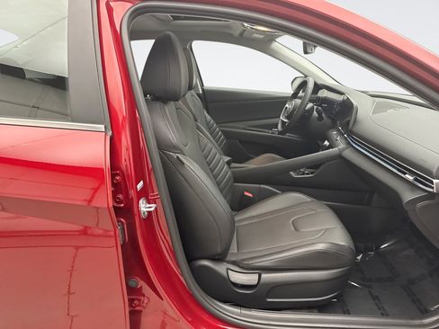 Used 2023 Hyundai Elantra Limited FWD image 19