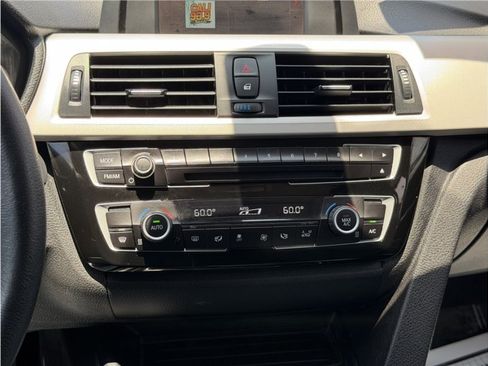 Used 2018 BMW 320i Sedan RWD image 39