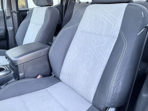 Used 2022 Toyota Tacoma TRD Off-Road image 24