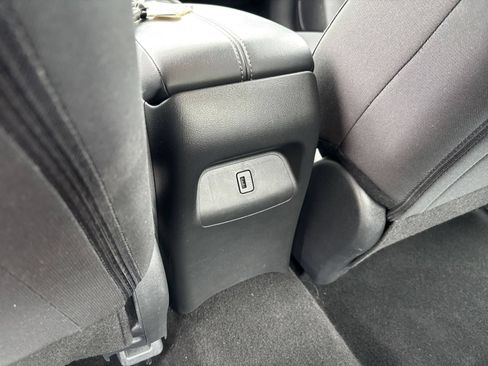 Used 2025 Nissan Sentra SV FWD image 20