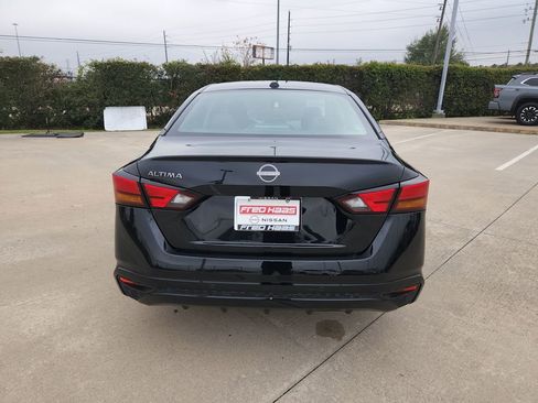 Used 2025 Nissan Altima 2.5 SV image 6