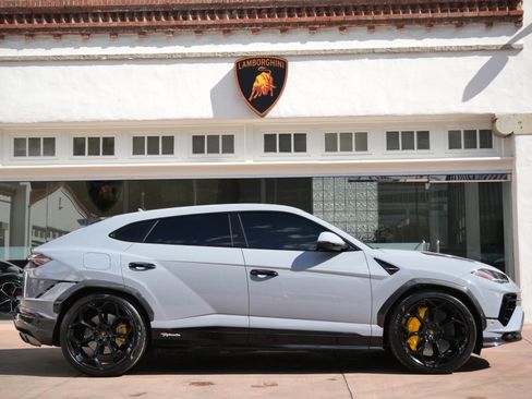 Used 2024 Lamborghini Urus Performante image 2