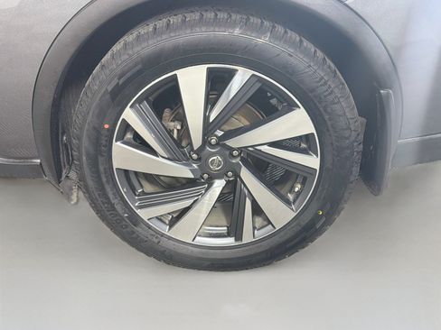 Used 2016 Nissan Murano Platinum w/ Platinum Technology Package FWD image 11