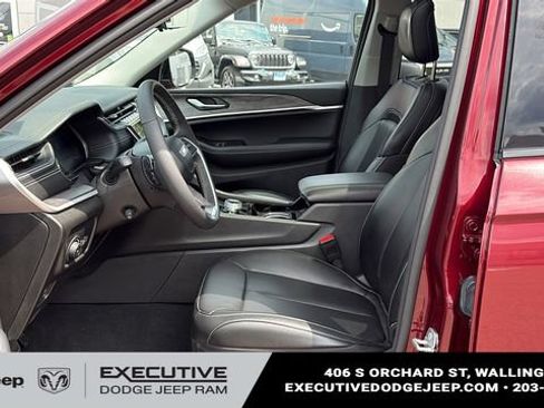 Used 2023 Jeep Grand Cherokee L Limited w/ Luxury Tech Group II AWD/4WD image 9