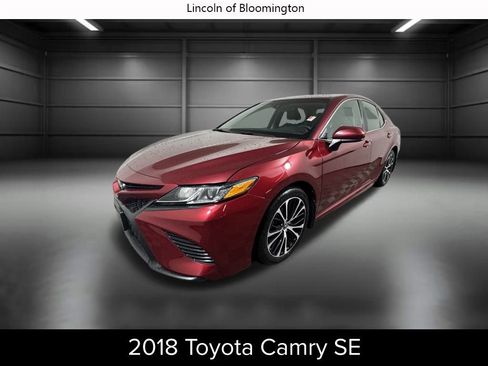 Used 2018 Toyota Camry SE image 1