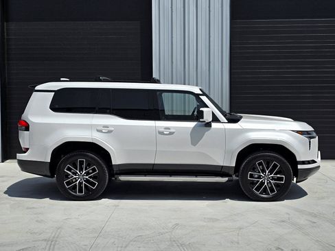 Used 2024 Lexus GX 550 w/ Accessory Package (2T) AWD/4WD image 5