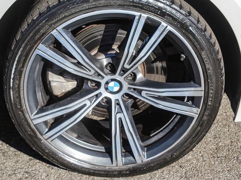 Used 2019 BMW 330i Sedan w/ Premium Package image 10