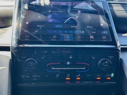 Used 2022 Jeep Grand Cherokee Limited RWD image 16