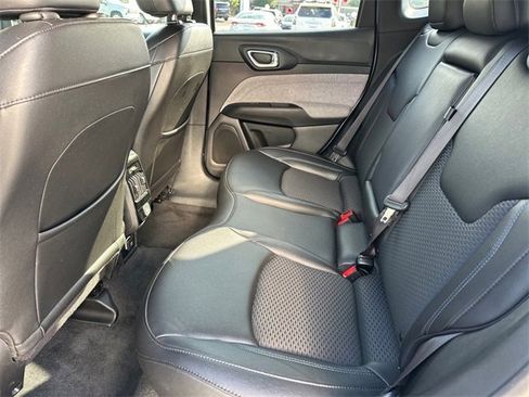 Used 2024 Jeep Compass Latitude image 11