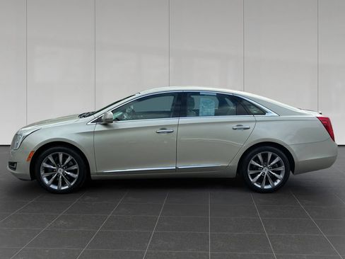 Used 2013 Cadillac XTS FWD image 2