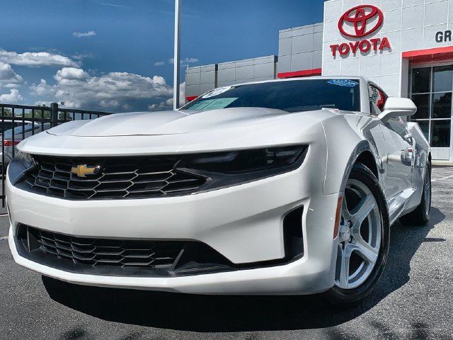 Used 2023 Chevrolet Camaro LT RWD image 1