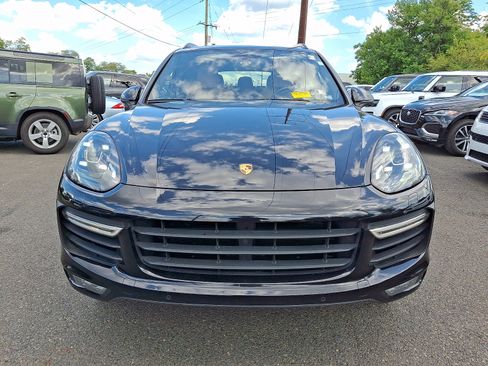 Used 2015 Porsche Cayenne Turbo AWD/4WD image 5