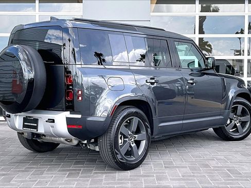 Used 2025 Land Rover Defender 110 S AWD/4WD image 13