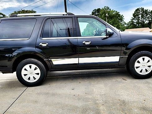 Used 2014 Lincoln Navigator 4WD image 10