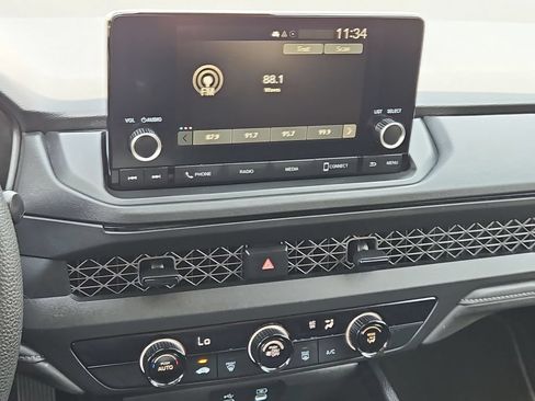 Used 2025 Honda Accord LX image 19