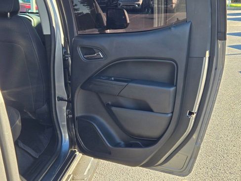 Used 2021 Chevrolet Colorado LT w/ LT Convenience Package image 8