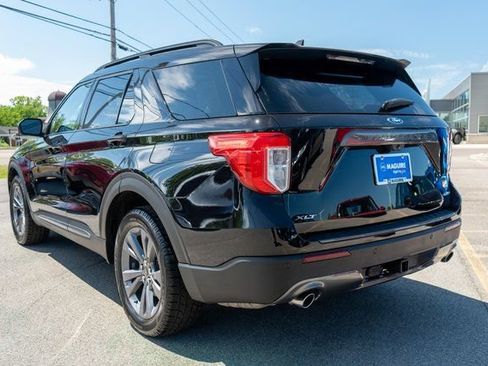 Used 2023 Ford Explorer XLT w/ Equipment Group 202A AWD/4WD image 8