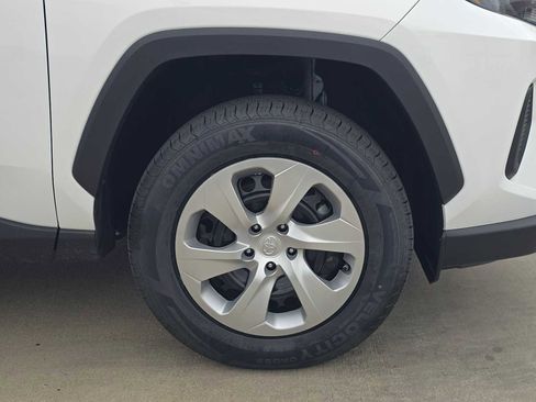 Certified 2025 Toyota RAV4 LE FWD image 9