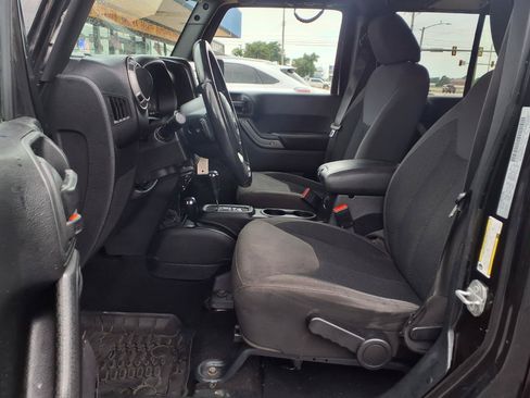 Used 2017 Jeep Wrangler Unlimited Sport AWD/4WD image 8