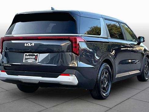 Used 2025 Kia Carnival FWD image 13