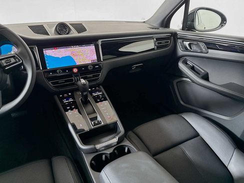 New 2025 Porsche Macan AWD/4WD image 19