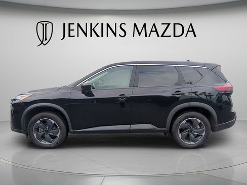 Used 2025 Nissan Rogue SV FWD image 4