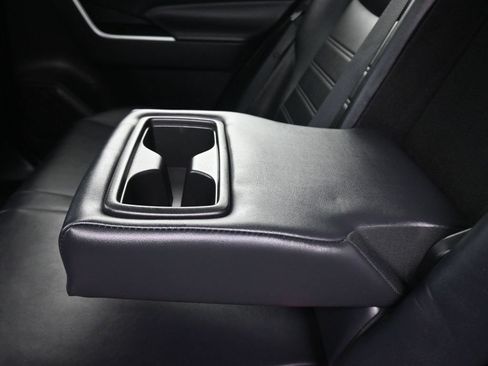 Used 2021 Toyota RAV4 XLE Premium AWD/4WD image 31