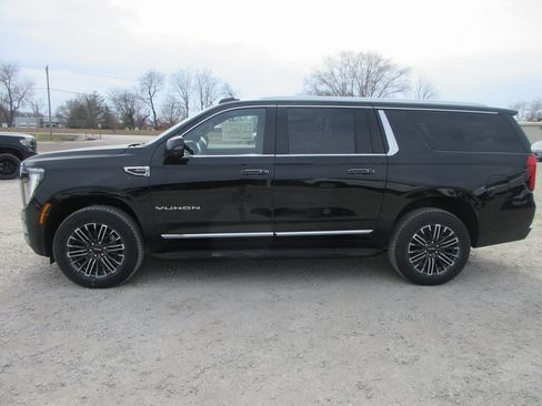 New 2026 GMC Yukon XL Elevation w/ Elevation Premium Package image 8