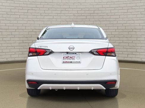 Used 2025 Nissan Versa SV w/ Trunk Package FWD image 6