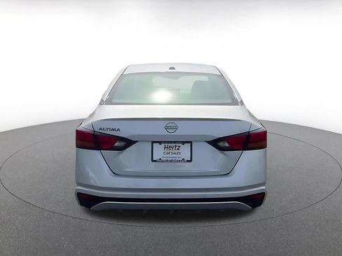 Used 2025 Nissan Altima 2.5 SV FWD image 12