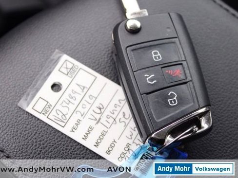 Used 2019 Volkswagen Tiguan SE image 34