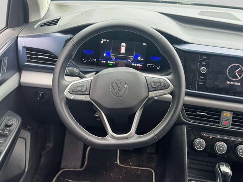 Used 2023 Volkswagen Taos SE AWD/4WD image 13