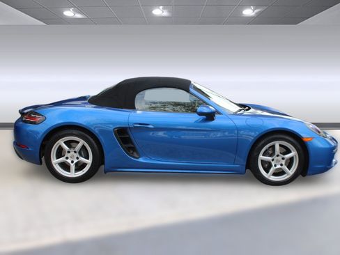 Used 2018 Porsche 718 Boxster image 8