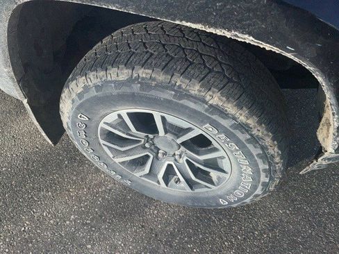 Used 2020 Toyota Tacoma TRD Sport image 9