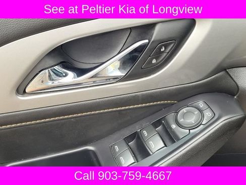 Used 2021 Chevrolet Traverse RS FWD image 18