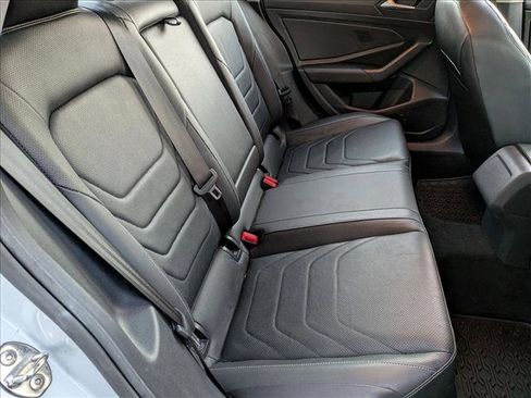 Used 2019 Volkswagen Jetta SEL Premium image 16