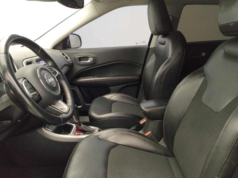 Used 2018 Jeep Compass Latitude w/ Popular Equipment Group FWD image 17