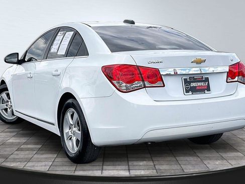 Used 2016 Chevrolet Cruze LT FWD image 3