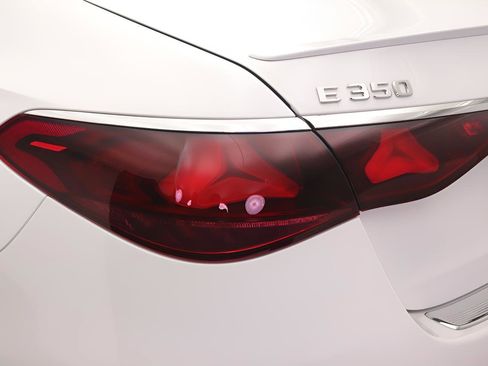 Certified 2024 Mercedes-Benz E 350 4MATIC Sedan image 18