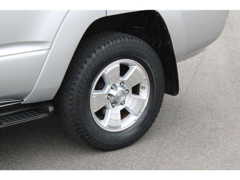 Used 2005 Toyota 4Runner Sport AWD/4WD image 6
