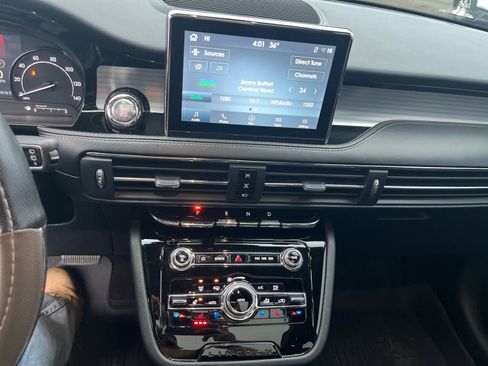 Used 2021 Lincoln Corsair AWD w/ Premium Package image 6